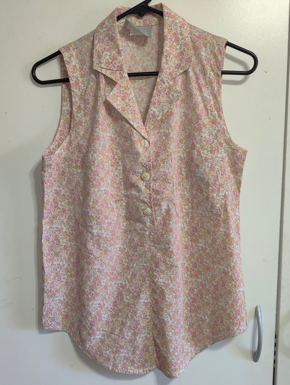 Sleeveless Floral Button-Front Top - Pink
